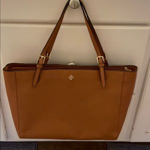 Tory Burch tan purse